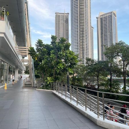 Ferienwohnung The Serene Escape Rockwell Makati City View 1Br Manila Exterior foto