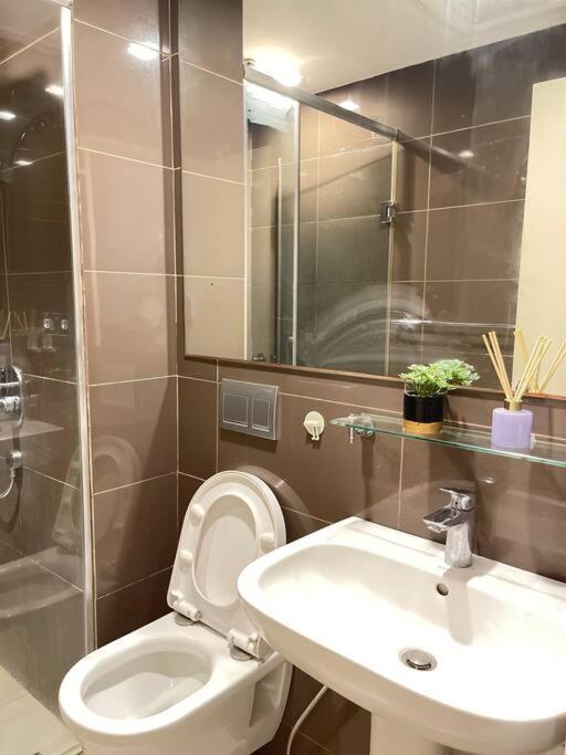 Ferienwohnung The Serene Escape Rockwell Makati City View 1Br Manila Exterior foto