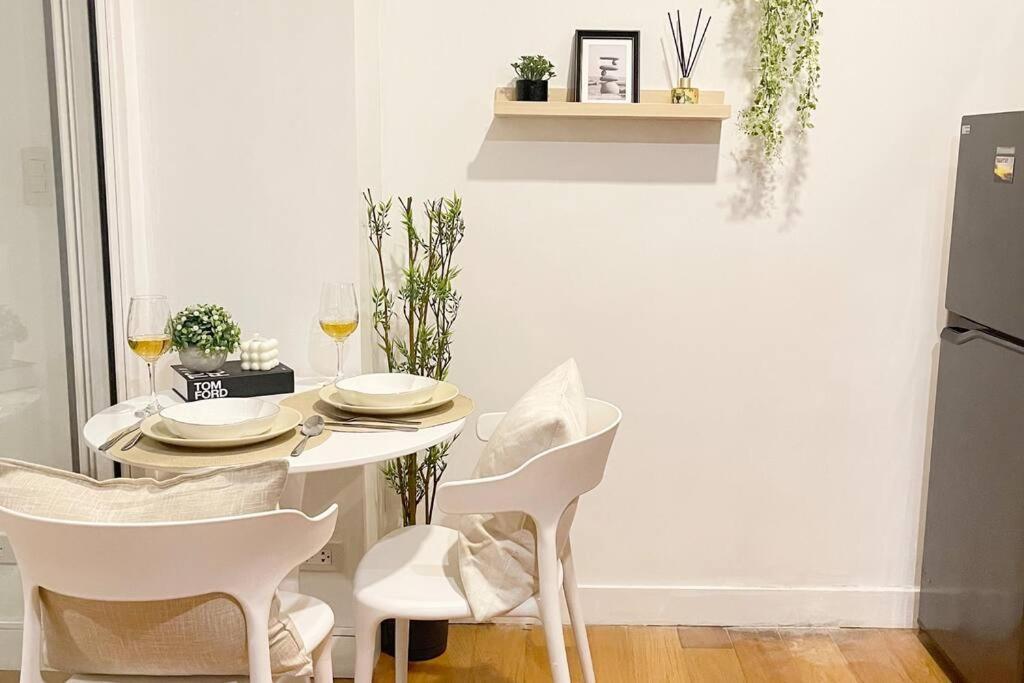 Ferienwohnung The Serene Escape Rockwell Makati City View 1Br Manila Exterior foto