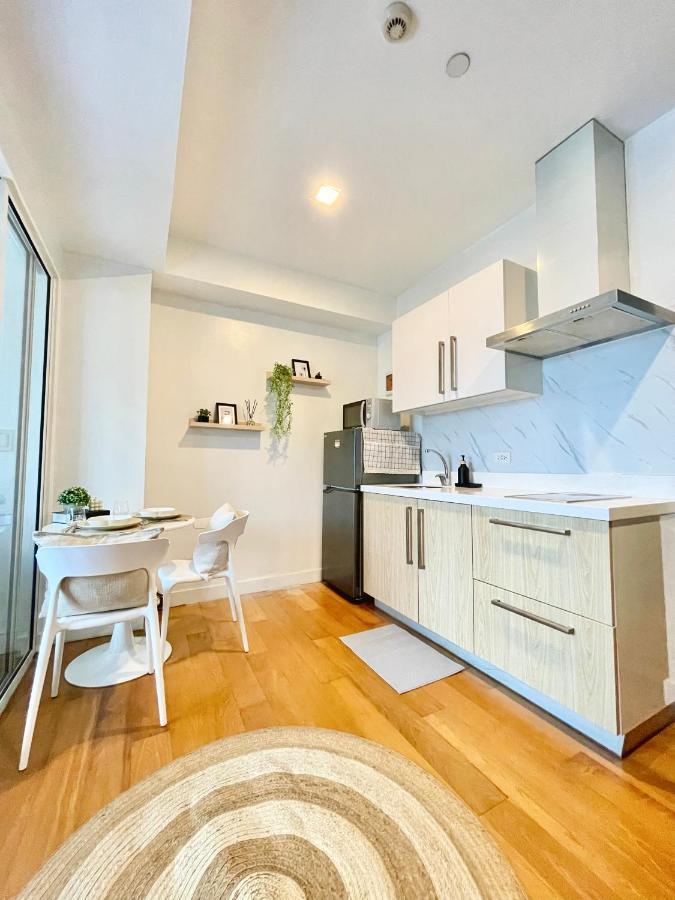 Ferienwohnung The Serene Escape Rockwell Makati City View 1Br Manila Exterior foto