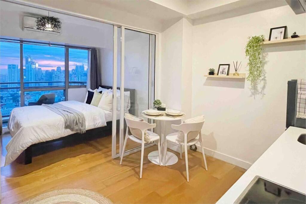 Ferienwohnung The Serene Escape Rockwell Makati City View 1Br Manila Exterior foto