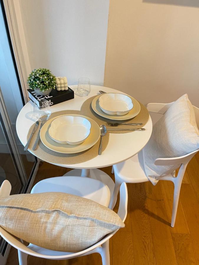 Ferienwohnung The Serene Escape Rockwell Makati City View 1Br Manila Exterior foto
