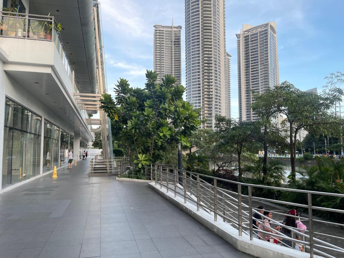 Ferienwohnung The Serene Escape Rockwell Makati City View 1Br Manila Exterior foto